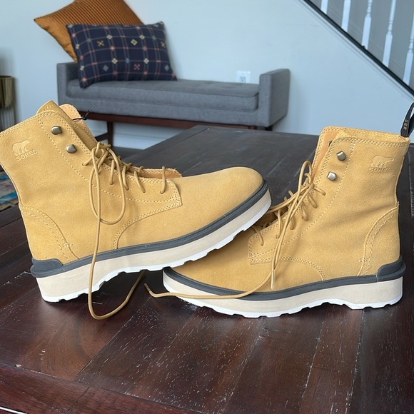 SOREL NWT Waterproof suede winter boots - Picture 4 of 10